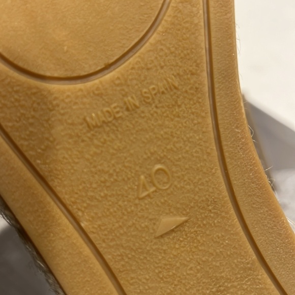 Espadrille hand stitched in Spain. - Picture 7 of 9